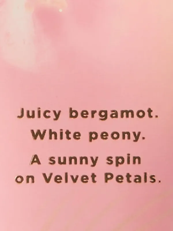 Лосьйон для тіла Velvet Petals SOL 236ml Victoria's Secret